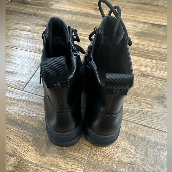 UGG Sidnee Boot 8 UGG SIDNEE WATERPROOF LEATHER COMBAT ANKLE BOOTS 8 - Picture 7 of 10